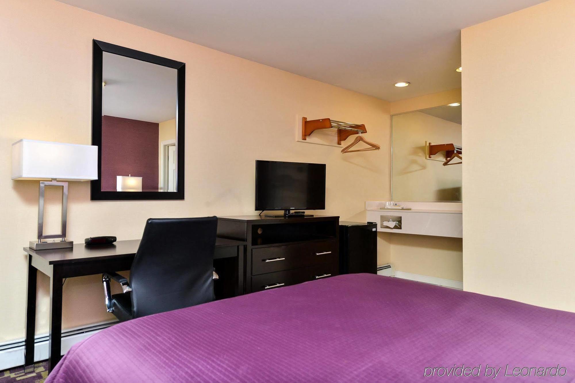Americas Best Value Inn Providence-North Scituate Extérieur photo